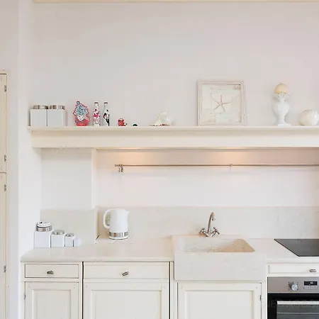 アパート Cg Armenonville White